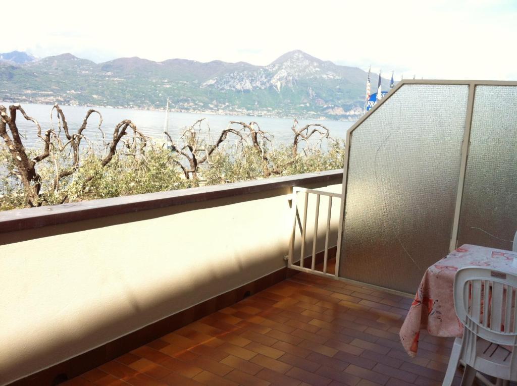Hotel Fraderiana Torri Del Benaco Værelse billede